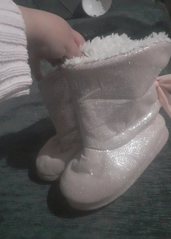 Kız Çocuk Beyaz Kürklü Ev Terliği - Görsel 3