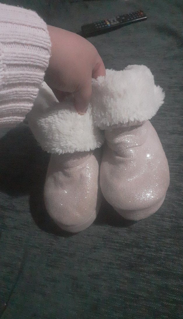 Kız Çocuk Beyaz Kürklü Ev Terliği - Görsel 4