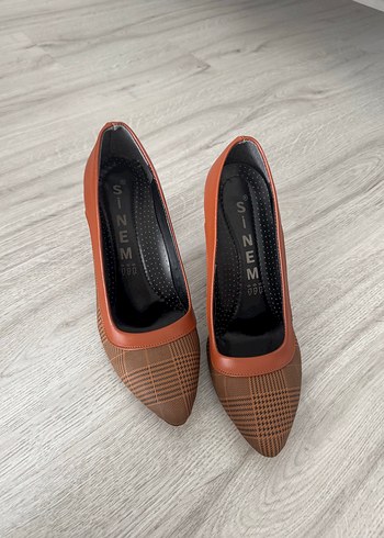 Kahverengi Parlak Stiletto Topuklu Kadın Ayakkabı - Görsel 3