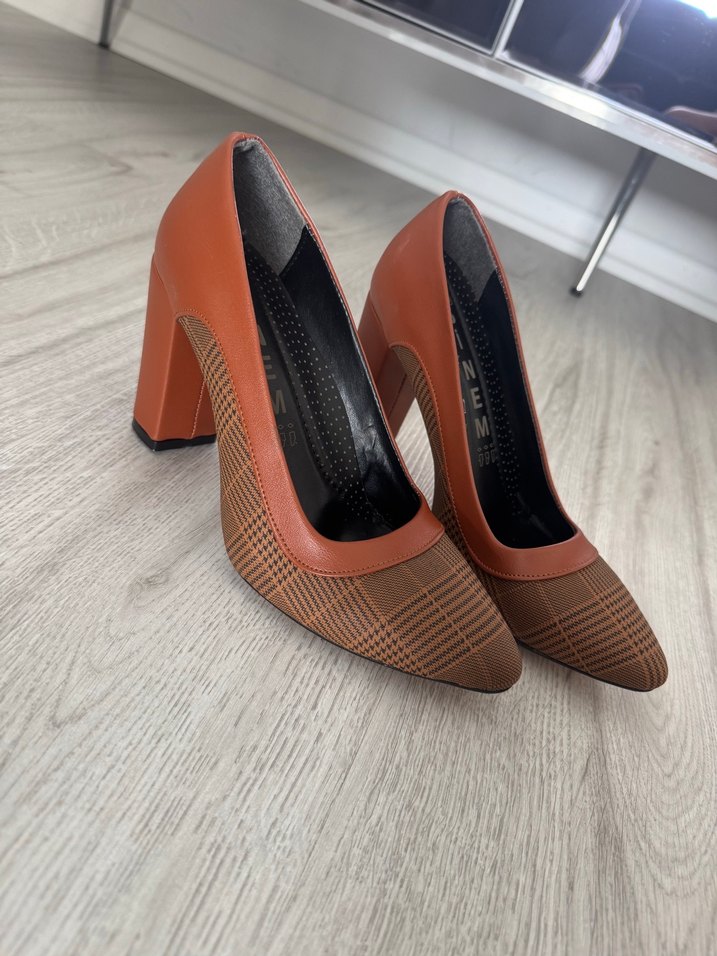 Kahverengi Parlak Stiletto Topuklu Kadın Ayakkabı - Görsel 2