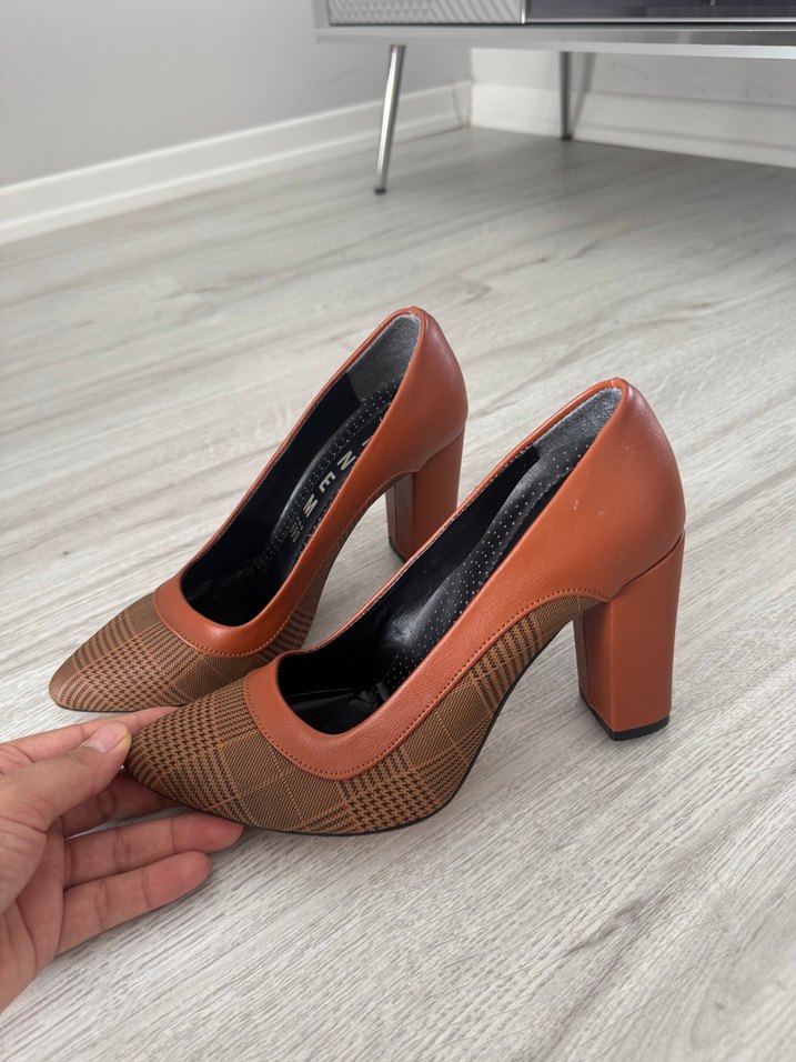 Kahverengi Parlak Stiletto Topuklu Kadın Ayakkabı - Görsel 4