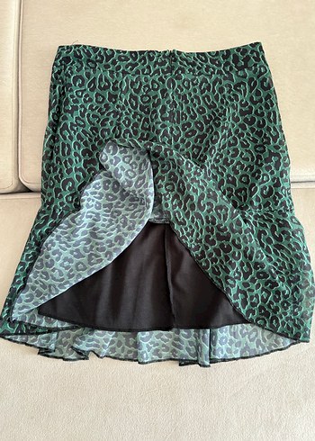Trendyol & Milla Yeşil Leopar Desenli Fırfırlı Mini Etek