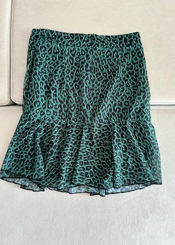 m Beden Yeşil Leopar Desenli Fırfırlı Mini Etek