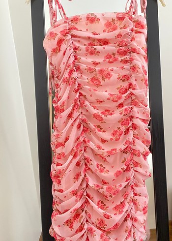 Pembe Drapeli Uzun Askılı Elbise
