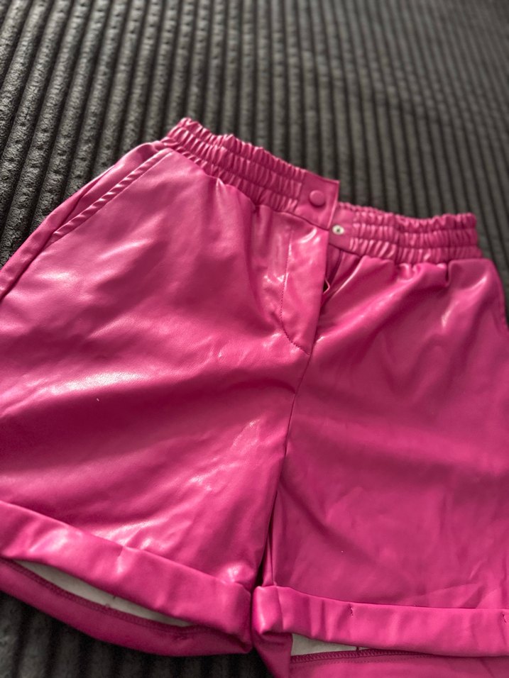 Kadın Pembe Mini Deri Şort - Görsel 2