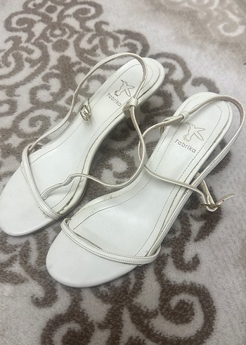 Beyaz Stiletto Topuklu Kadın Akşam Ayakkabısı