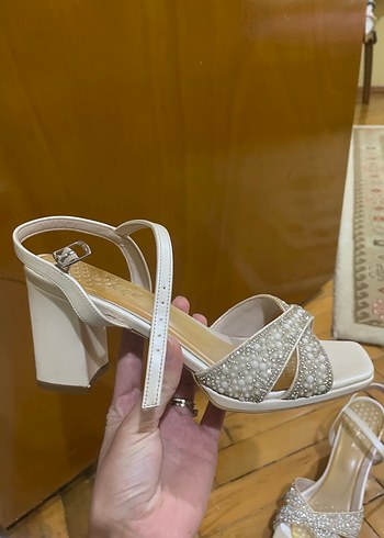 Gelin ayakkabısı İnci İşlemeli Beyaz Topuklu - Görsel 3