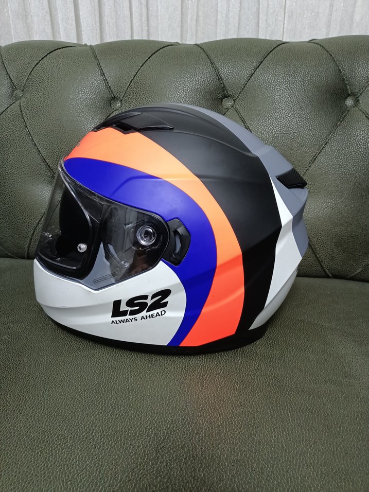 Beyaz renkli baskılı motosiklet kaskı - Görsel 3