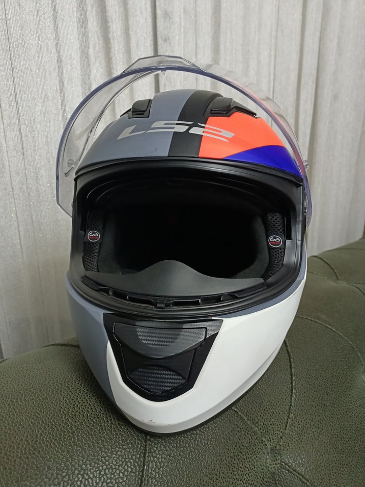 Beyaz renkli baskılı motosiklet kaskı - Görsel 2