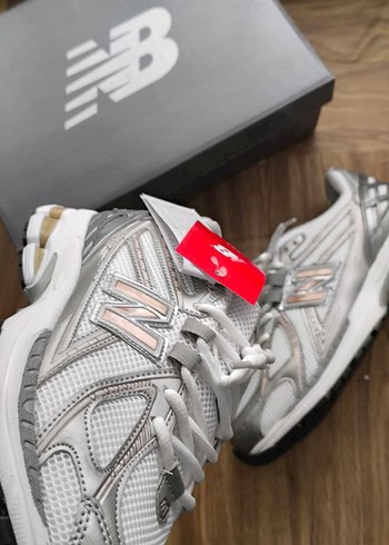37 Beden New Balance Beyaz Gri Kadın Spor Ayakkabı