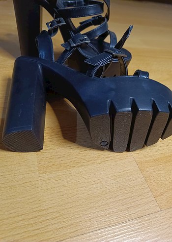 Siyah Gotik Platform Topuklu Kadın Ayakkabı - Görsel 5