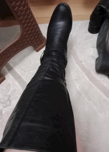 Kadın Siyah Deri Tokalı Dizüstü Bot - Görsel 3