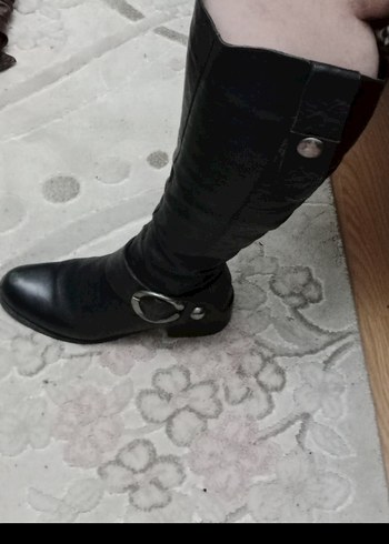 Siyah Deri Tokalı Diz Boyu Kadın Çizme - Görsel 4