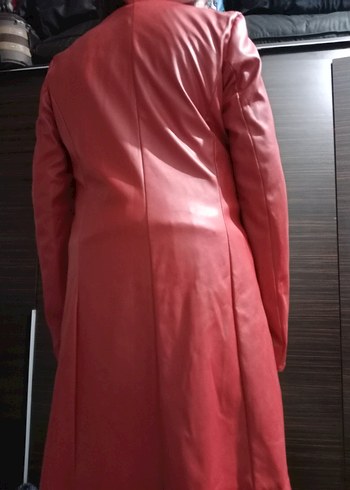 Parlak Kırmızı Deri Midi Hamile Kabanı - Görsel 2