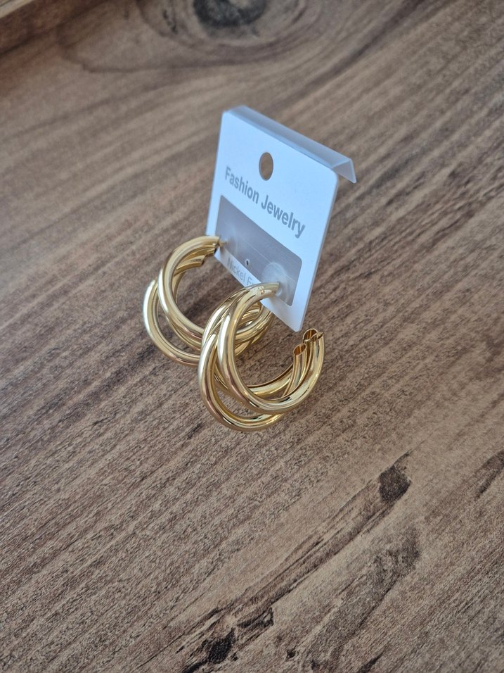 Altın Renkli Küpe - Görsel 2