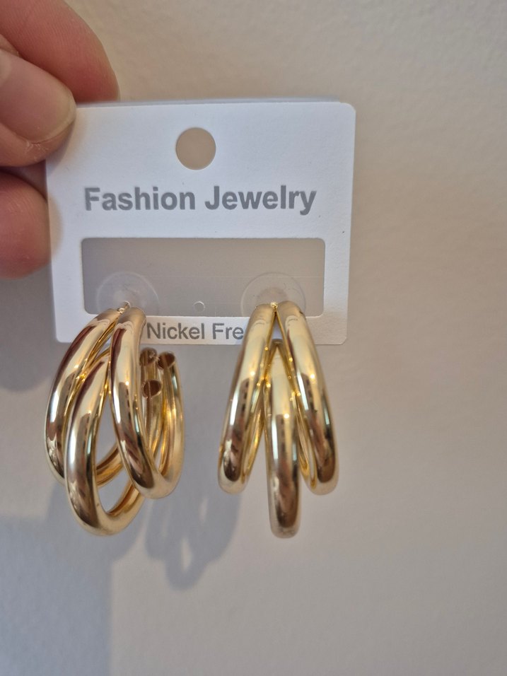 Altın Renkli Küpe - Görsel 3