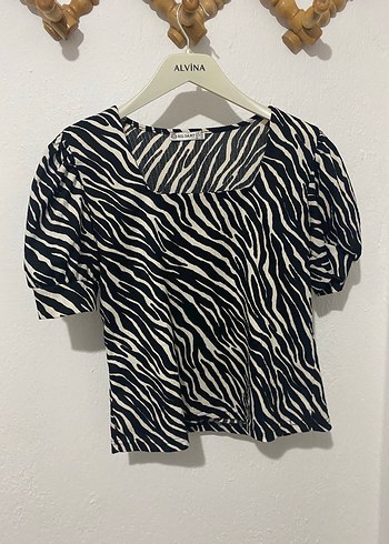 Zebra Desenli Kısa Kollu Mini Bluz