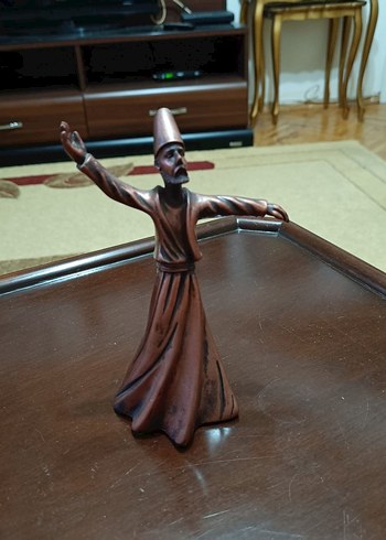 Diğer Kahverengi Dönen Derviş Figürü