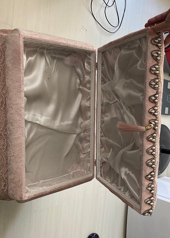 Dantel İşlemeli Pembe Kadın sandık - Görsel 2