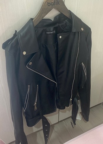 Kadın Siyah Kemerli Deri Biker Ceket