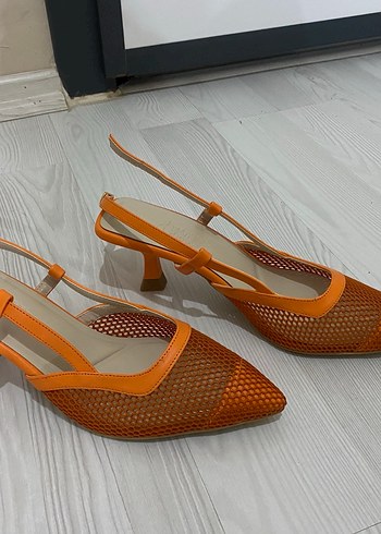 39 Beden Turuncu Parlak Örgü Detaylı Topuklu Kadın Ayakkabı