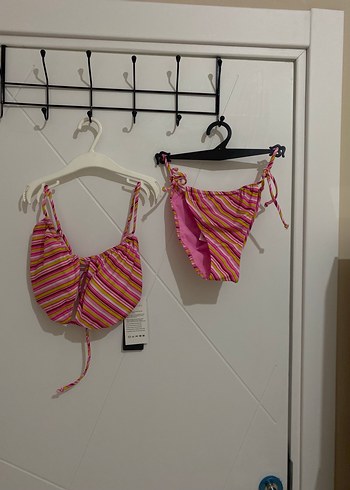 Pembe Çizgili Mini Bikini Takımı