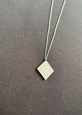 Chanel Gri Midi Kolye