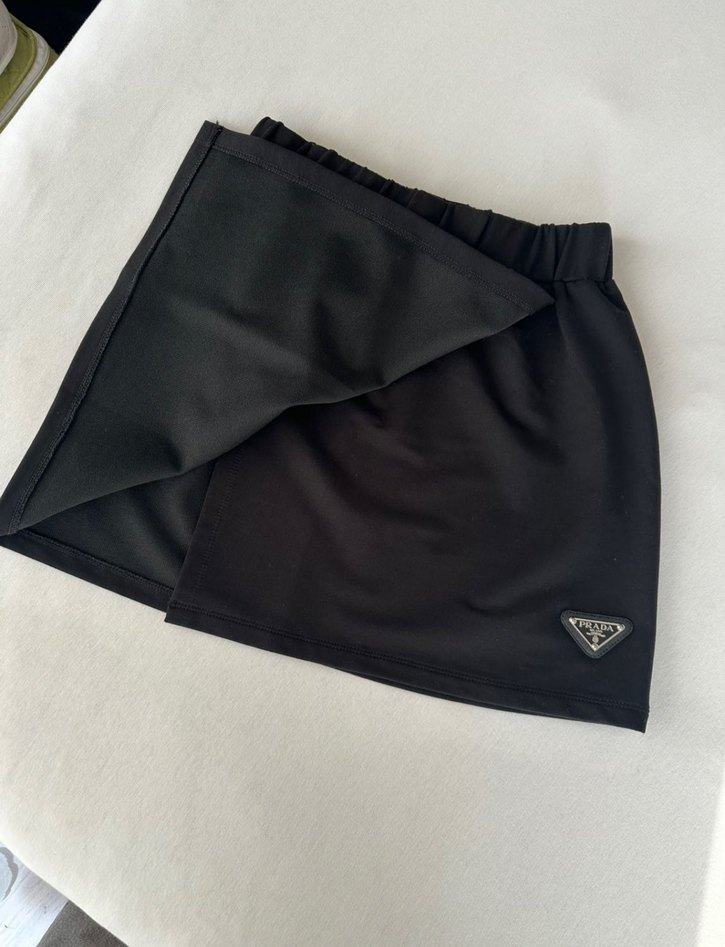 Siyah Mini Etek Basic ve Şık — görsel 2/7