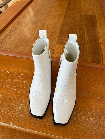 UNITED NUDE