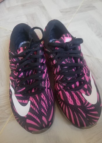 Pembe Siyah Bağcıklı Spor Ayakkabı