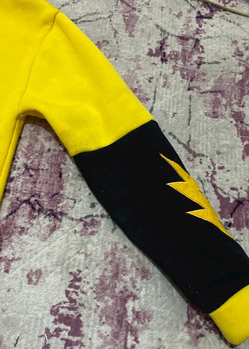 Kapüşonlu Sarı Baskılı Kadın Sweatshirt - Görsel 3