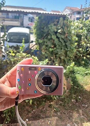 Pembe Dijital fotoğraf makinesi