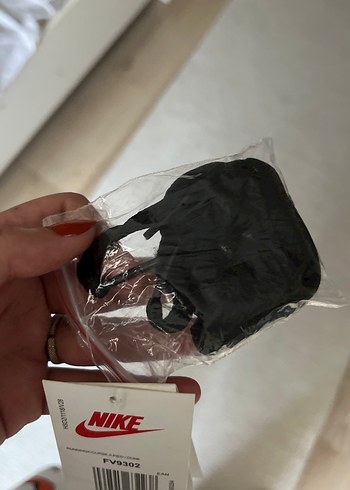 Nike Nike Siyah Elastik Kadın Anahtarlık