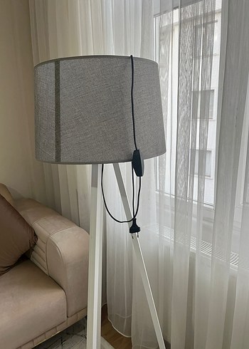 Gri Ayaklı Tripod Lambader