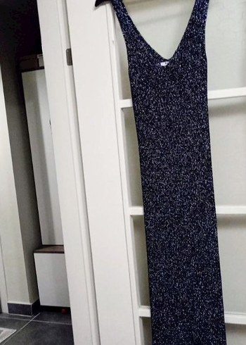 Gri V Yaka Uzun Dar Kesim Kadın Elbise - Görsel 3