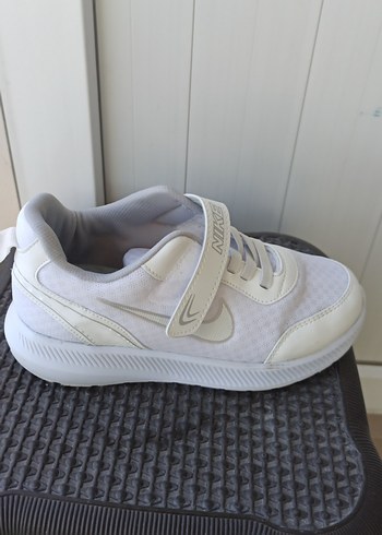 Nike Erkek Çocuk Beyaz Spor Ayakkabı
AÇIKLAMAYI OKUYUN LÜTFEN - Görsel 2