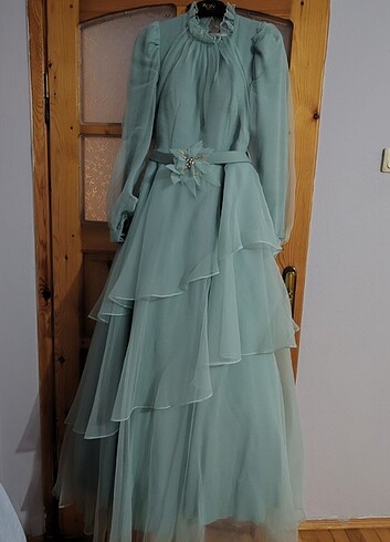 Lacrima model abiye