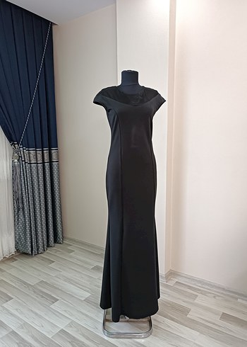 40 Beden Siyah V Yaka Drapeli Kolsuz balık Elbise