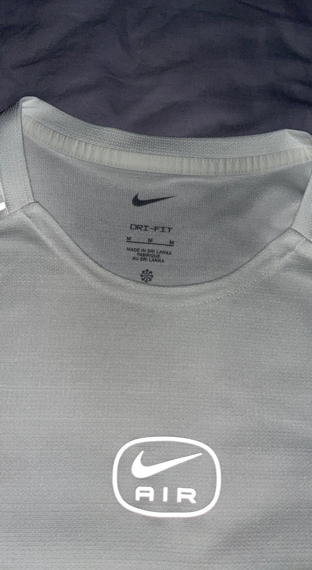 Nike air spor tshirt günlük kullanım için uygun - Görsel 3