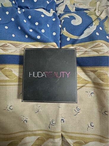Huda beauty bronzer