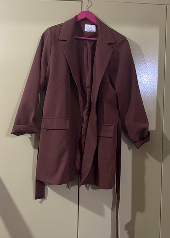 Kahverengi Kuşaklı Midi Blazer Ceket