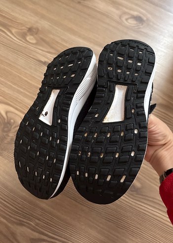 Erkek Çocuk Siyah Cırtlı Spor Ayakkabı - Görsel 4