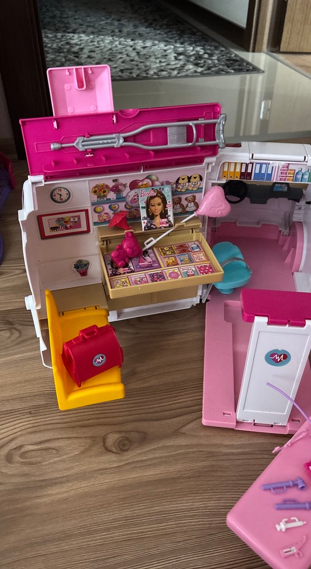 Barbie ambulansı - Görsel 2