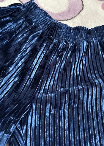 Kız çocuk Lacivert Pilili kadife Mini Şort - Görsel 2