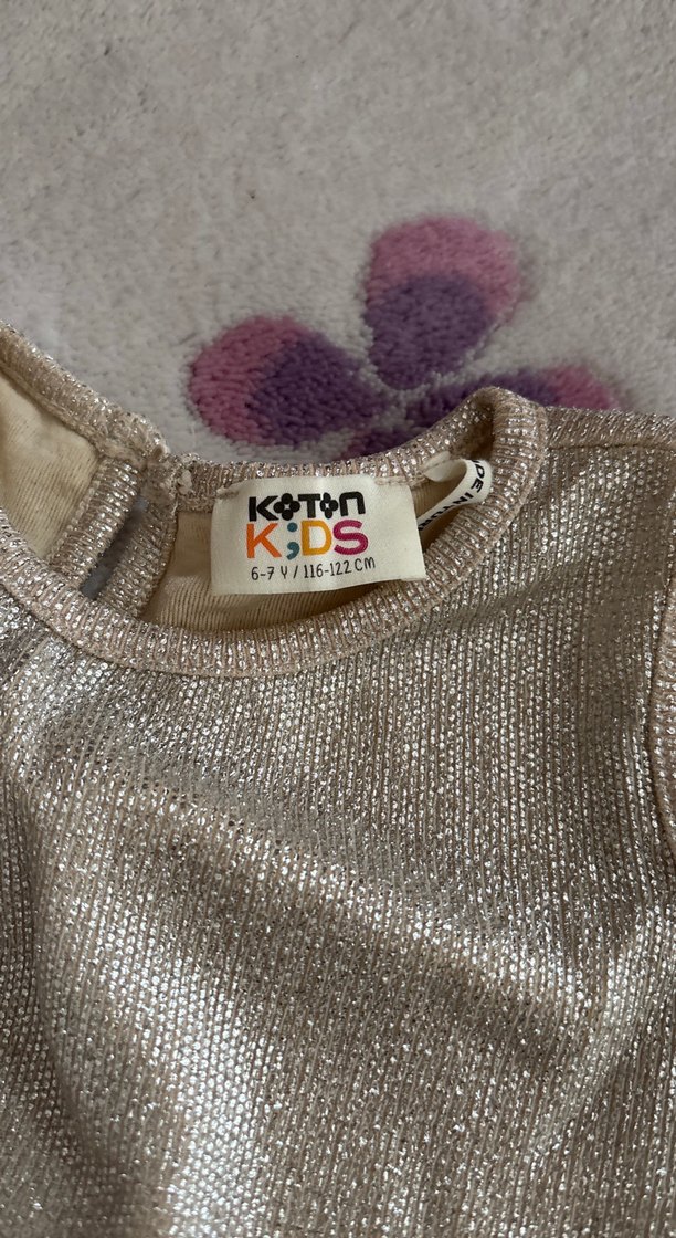 Parlak Altın Renkli Kız Elbisesi - Görsel 3