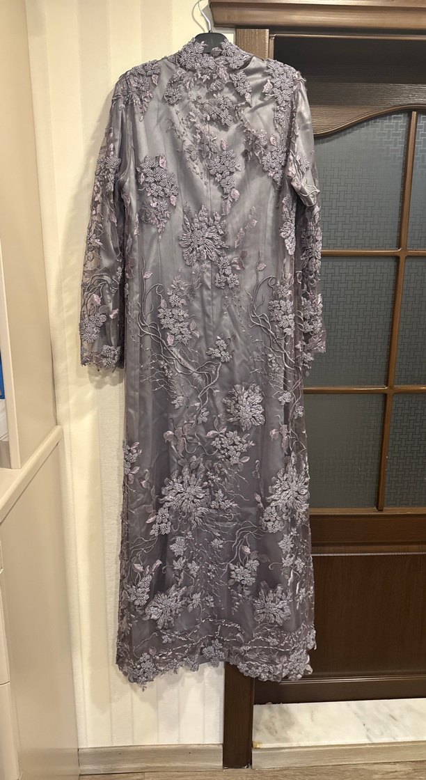 Nakışlı Uzun Gri Kadın abiye elbise - Görsel 3