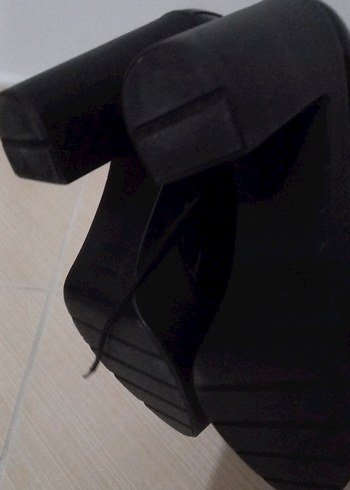 38 Beden Siyah Rugan Tokalı Blok Topuklu Goth Bot
