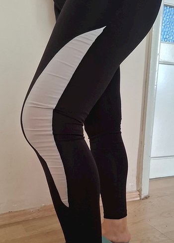 m Beden Siyah Beyaz Yan Şeritli Spor Tayt
