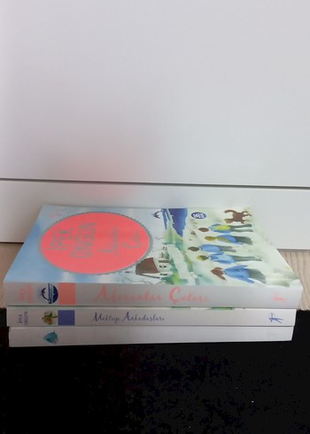 Mektup Arkadaşları ve Diğer Romanlar (3 kitap) - Görsel 2