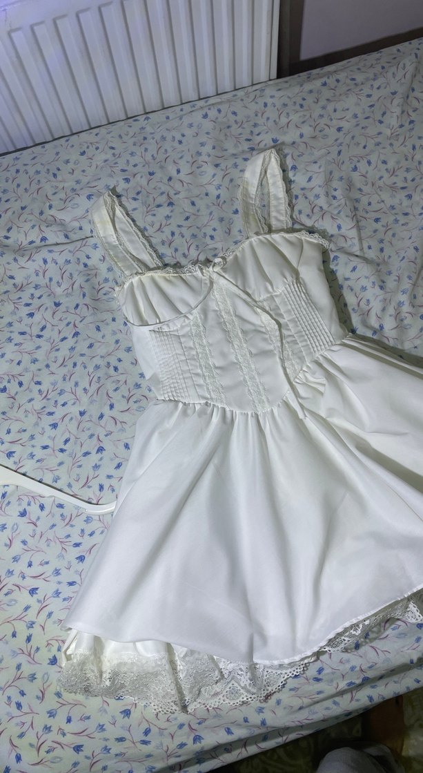 Nakışlı Beyaz elbise - Görsel 3